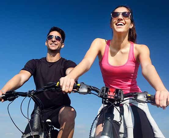Couple workouts should include activities that both partners enjoy and those who work out together tend to share a deeper bond that permeates into other layers in their relationship