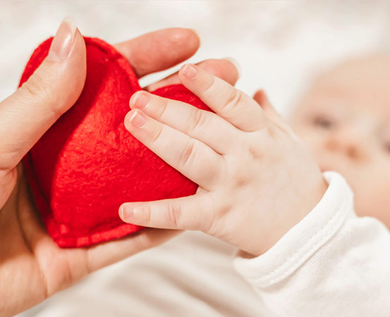 Heart conditions in babies and toddlers should be addressed at the earliest. Experts suggest some signs which can be an indicator of heart conditions