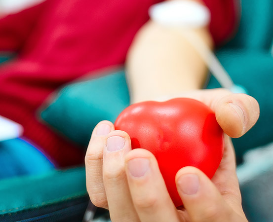 People with diabetes can donate blood if they take the necessary precautions