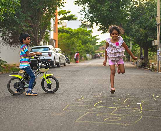 పిల్లల్లో వెన్నునొప్పి-backpain in children explained in telugu