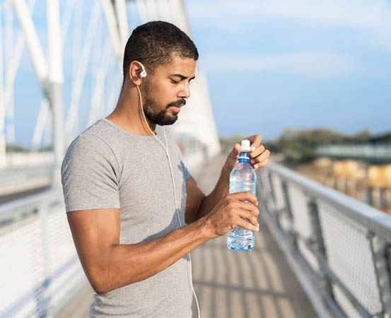 A new study has found that one liter of bottled drinking water may contain around 110,000 to 370,000 plastic particles, which could harm your health